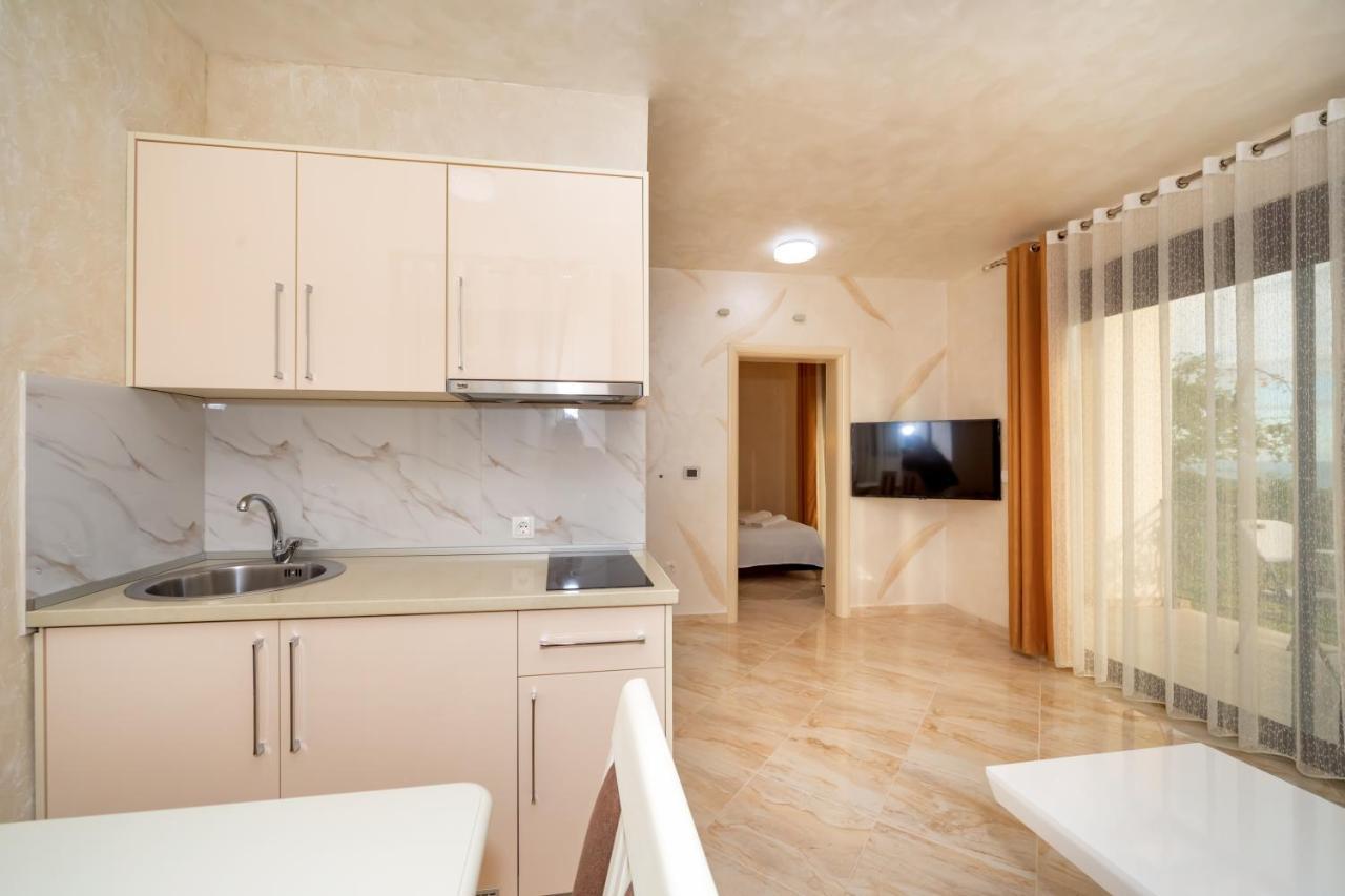 Ferienwohnung Kaom Lux Dobrá Voda Exterior foto