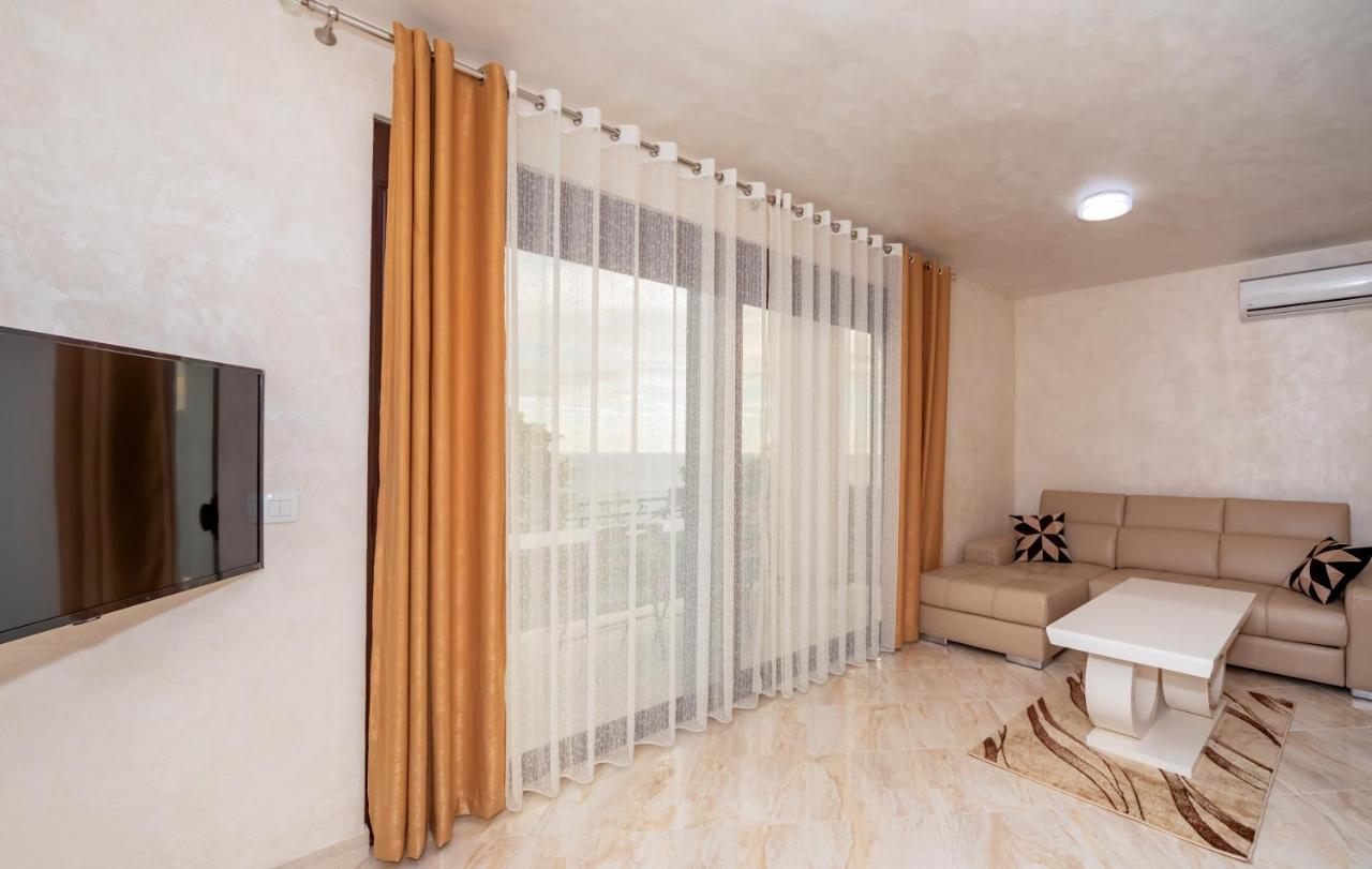 Ferienwohnung Kaom Lux Dobrá Voda Exterior foto